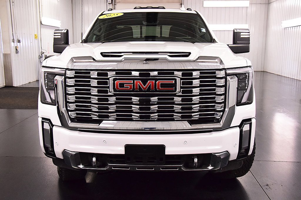 2025 Gmc Sierra 2500 HD Denali photo 2