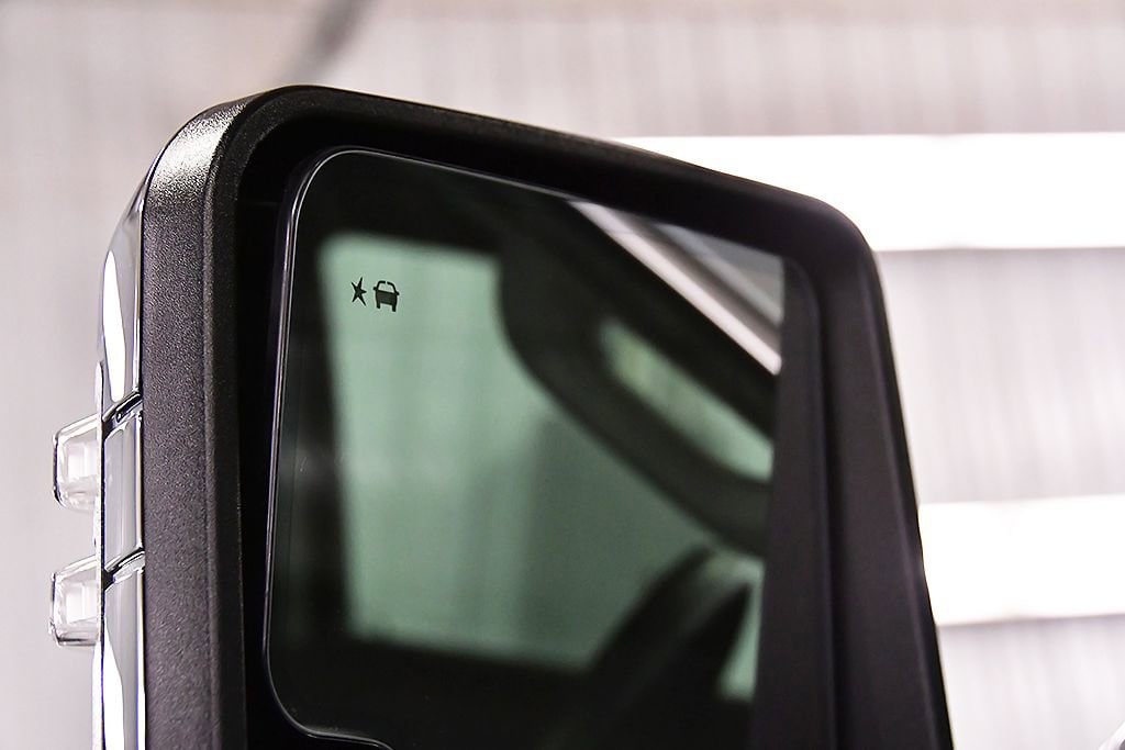 2025 GMC Sierra 3500HD Denali - Photo 19