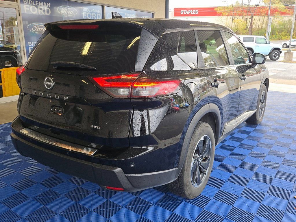 2025 Nissan Rogue SV - Photo 6