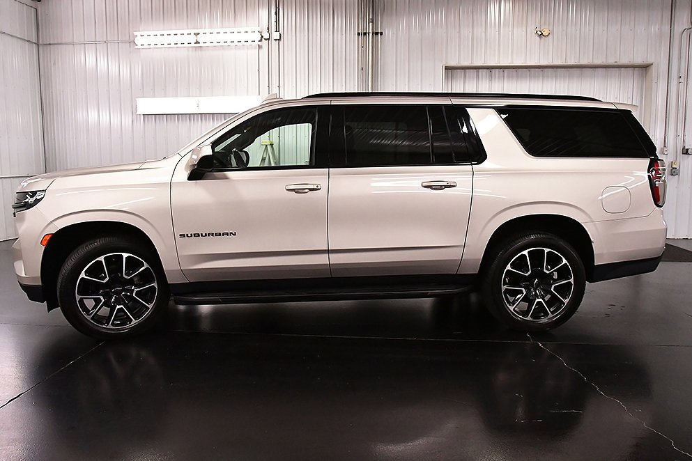 2021 Chevrolet Suburban RST photo 4