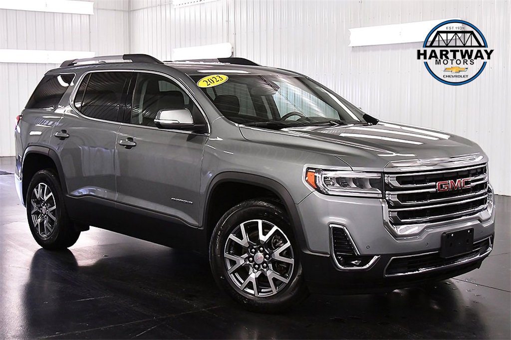 2023 GMC Acadia SLT's photo