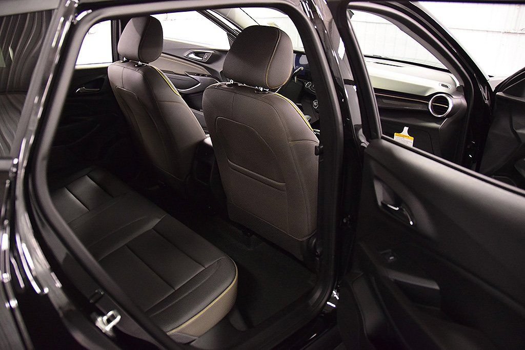 2025 Chevrolet Trax Activ - Photo 30