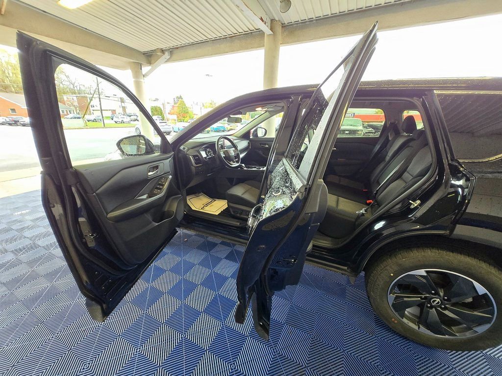 2025 Nissan Rogue SV - Photo 23
