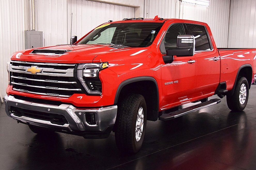2024 Chevrolet Silverado 2500HD LTZ photo 3