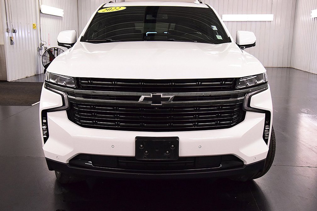 2022 Chevrolet Suburban RST photo 2
