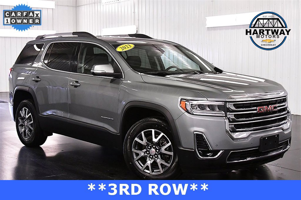 2023 GMC Acadia SLT's photo