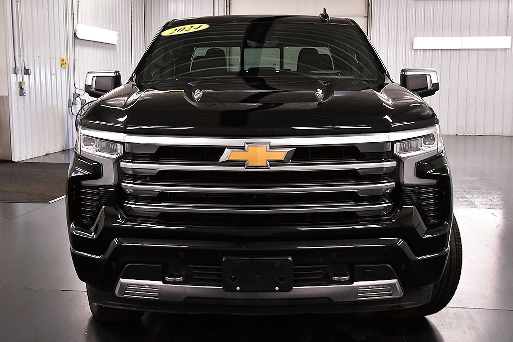 2024 Chevrolet Silverado 1500 High Country photo 2
