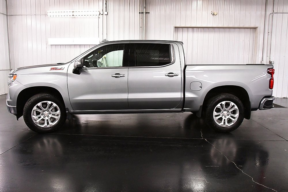 2023 Chevrolet Silverado 1500 LTZ photo 4