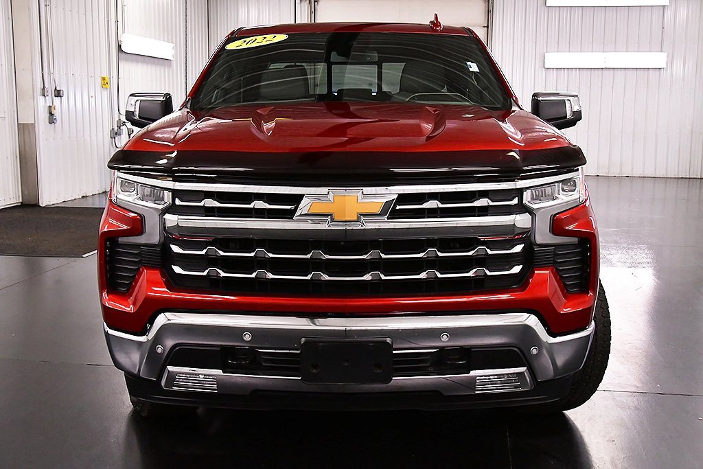 2022 Chevrolet Silverado 1500 LTZ photo 2
