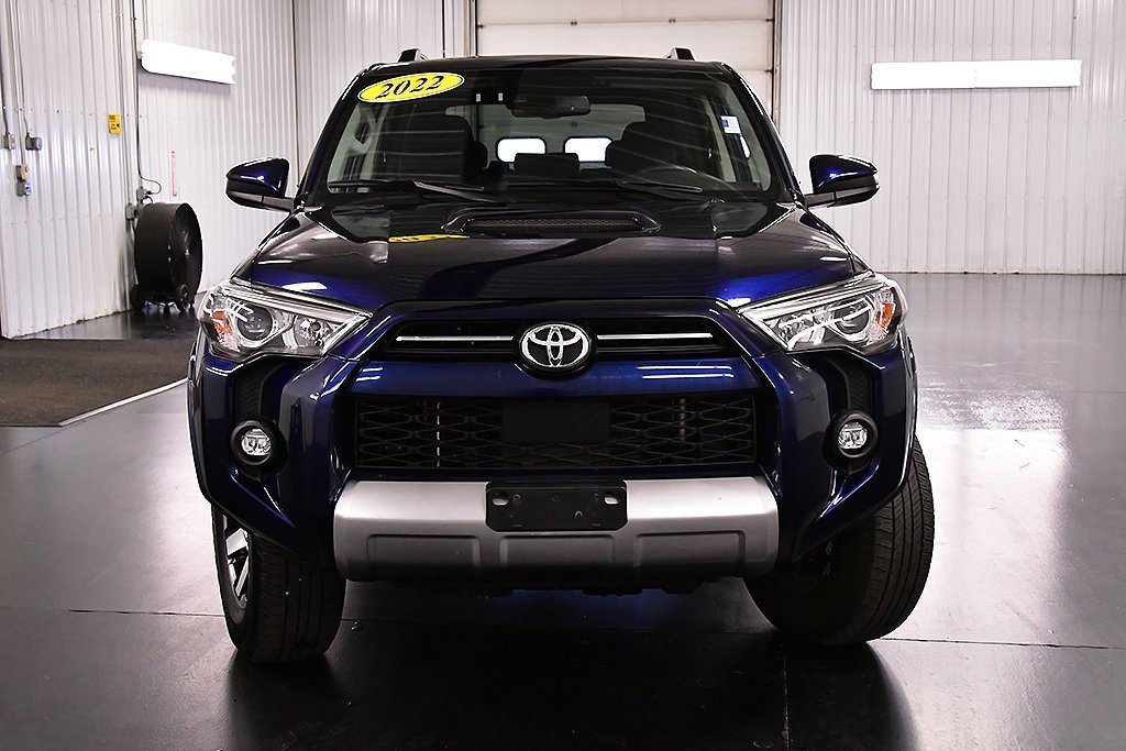 2022 Toyota 4Runner TRD photo 2
