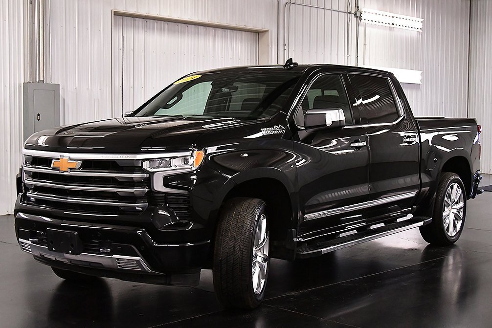 2024 Chevrolet Silverado 1500 High Country photo 3