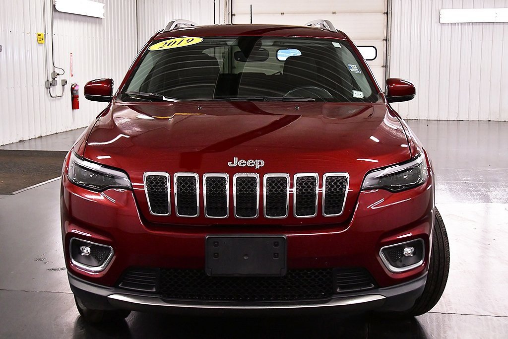 Used 2019 Jeep Cherokee Limited with VIN 1C4PJMDN6KD213152 for sale in Medina, NY