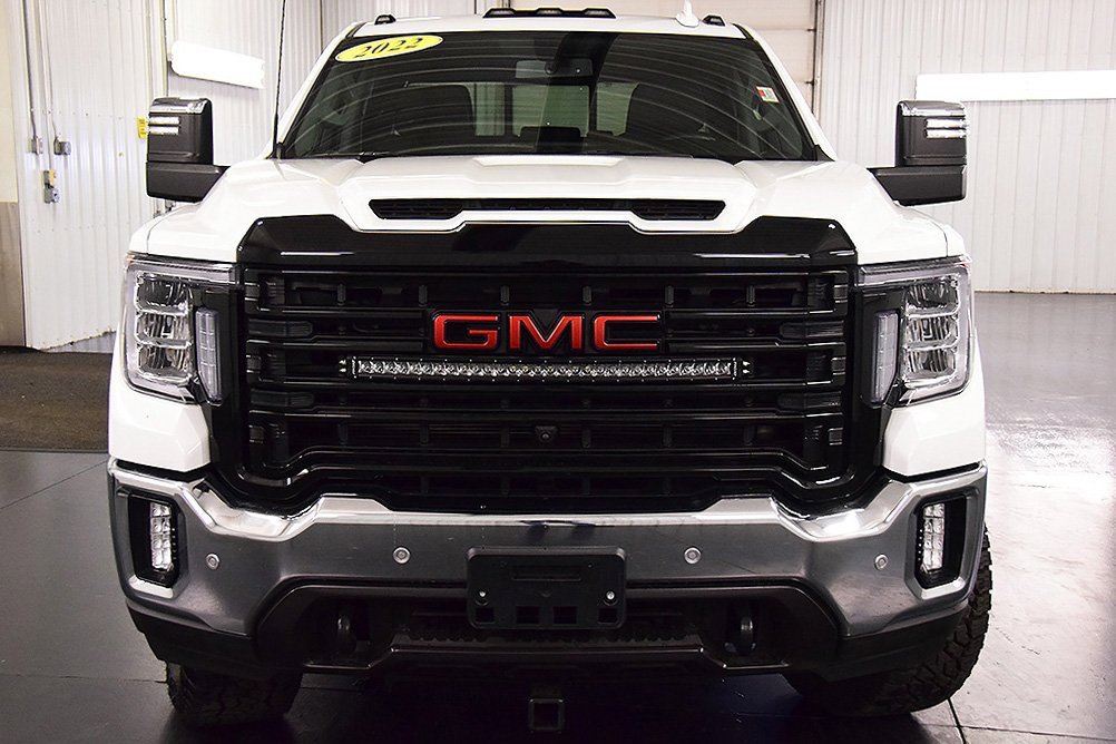 Used 2022 GMC Sierra 3500HD SLT with VIN 1GT49UE78NF353207 for sale in Medina, NY