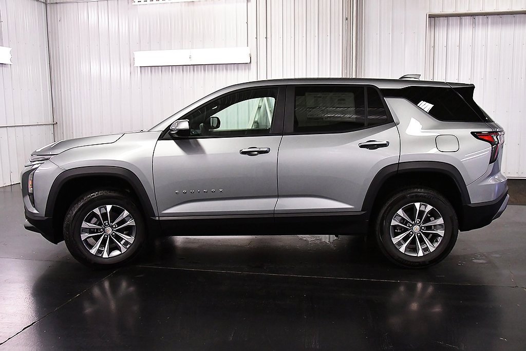 2025 Chevrolet Equinox LT photo 4