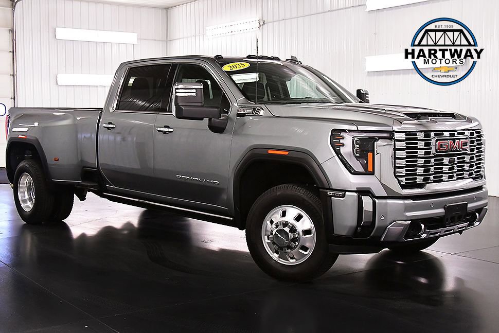 2025 GMC Sierra Denali 4WD Crew Cab Standard Box SRW's photo
