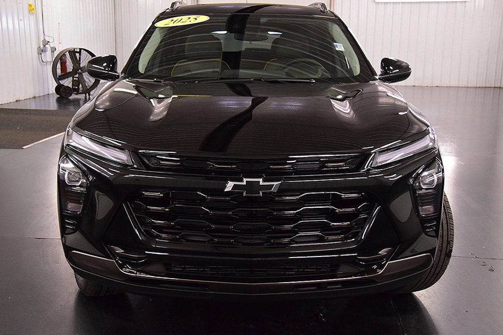 2025 Chevrolet Trax Activ - Photo 2