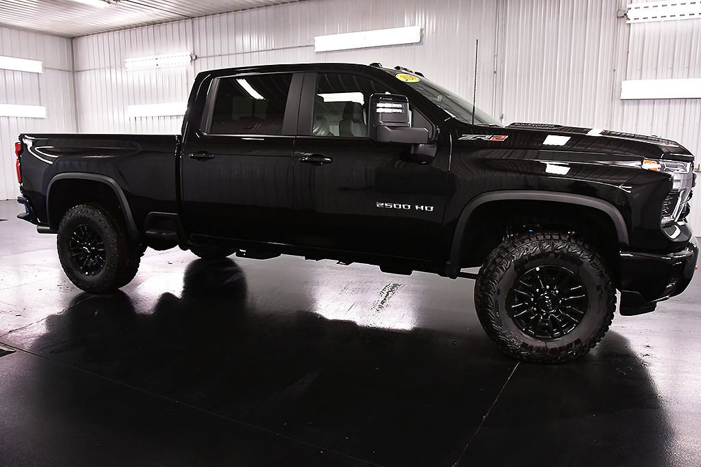 2026 Chevrolet Silverado 2500 HD ZR2 - Photo 8