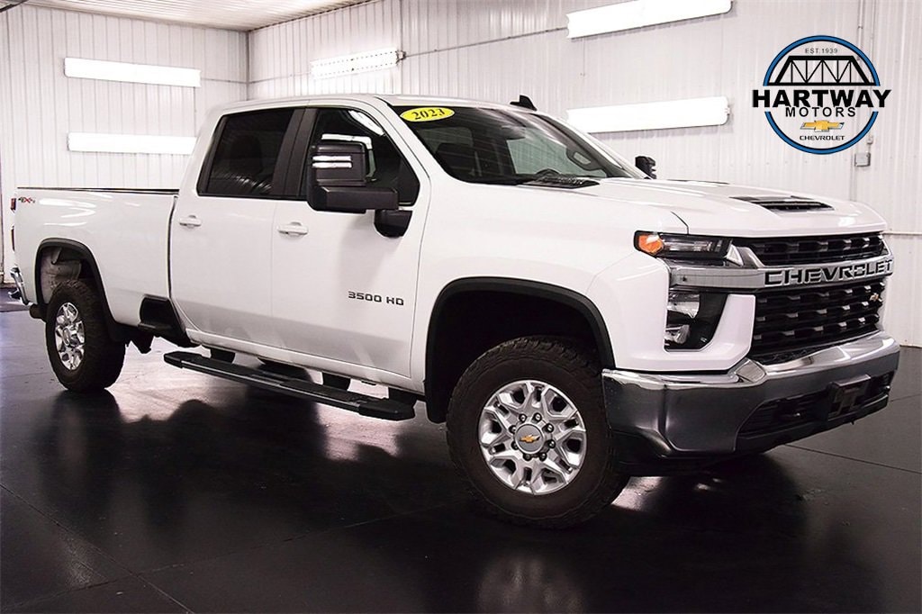 2023 Chevrolet Silverado 3500HD LT's photo