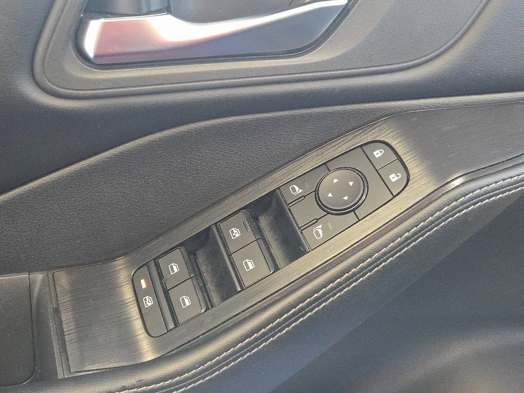 2025 Nissan Rogue SV - Photo 11