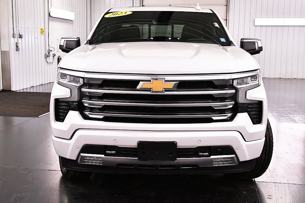2023 Chevrolet Silverado 1500 High Country photo 2