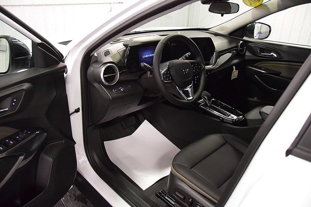 2025 Chevrolet Trax Activ - Photo 13