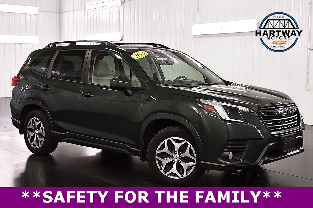 2023 Subaru Forester Premium's photo