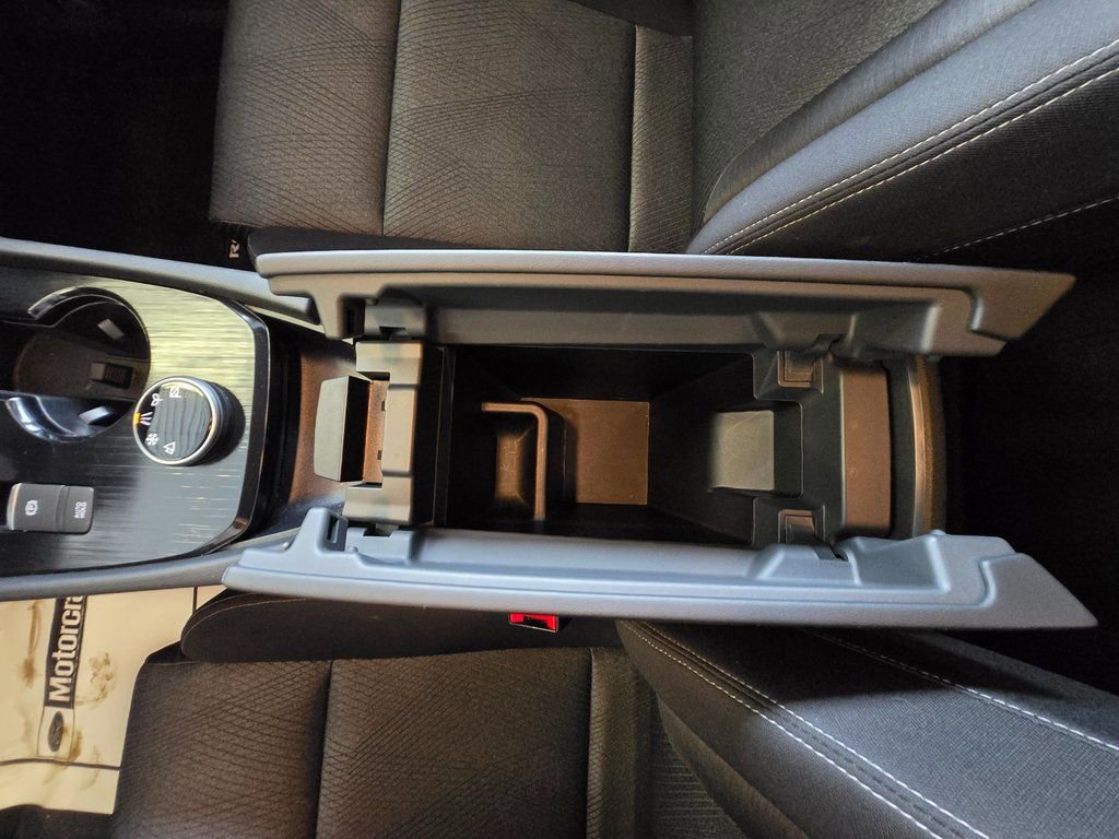 2025 Nissan Rogue SV - Photo 21
