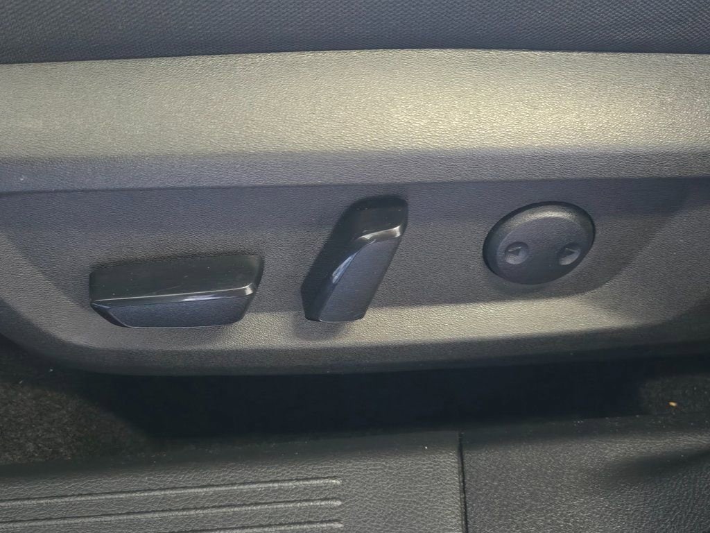 2025 Nissan Rogue SV - Photo 12