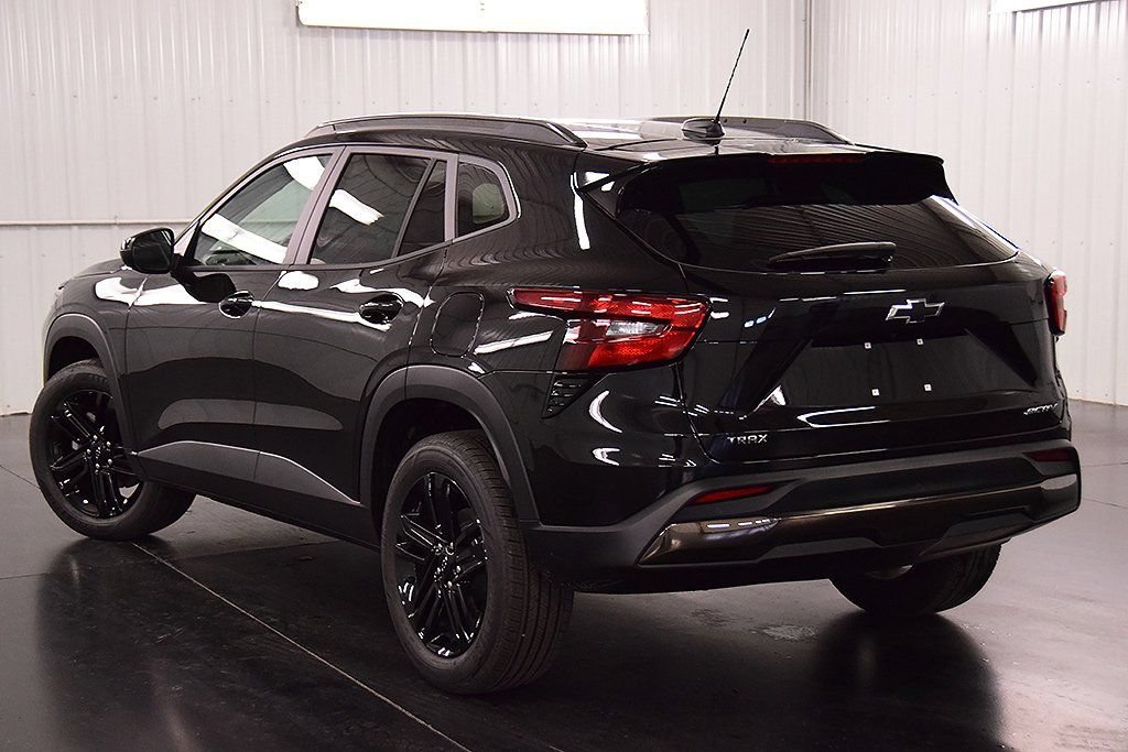 2025 Chevrolet Trax Activ - Photo 5