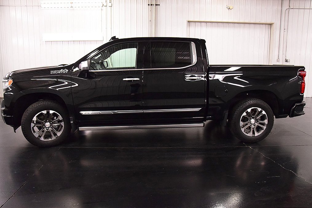 2024 Chevrolet Silverado 1500 High Country photo 4