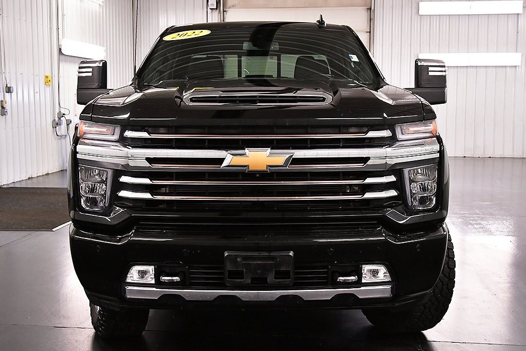 2022 Chevrolet Silverado 2500HD High Country photo 2