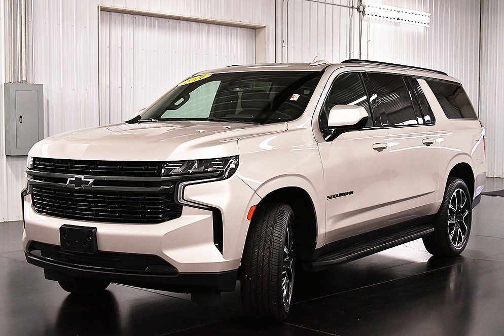 2021 Chevrolet Suburban RST photo 3
