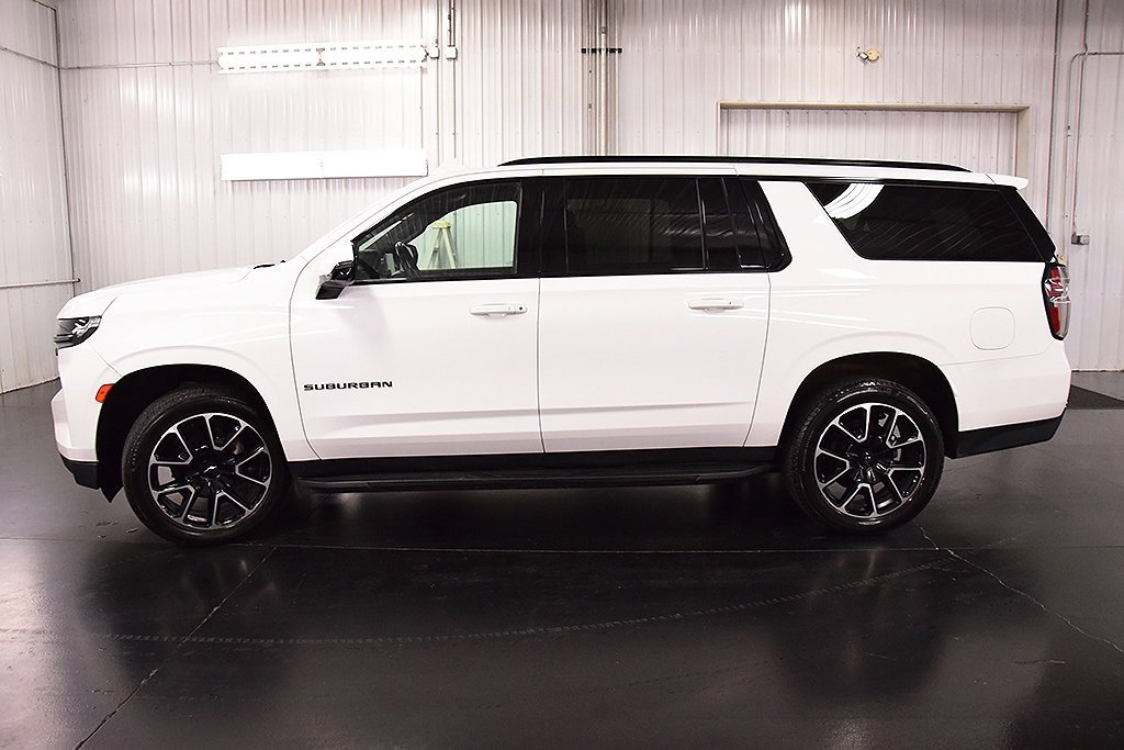 2022 Chevrolet Suburban RST photo 4