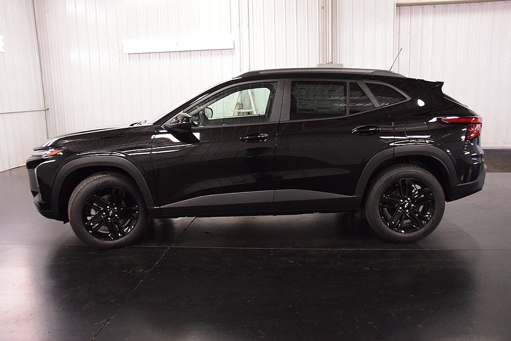 2025 Chevrolet Trax Activ - Photo 4