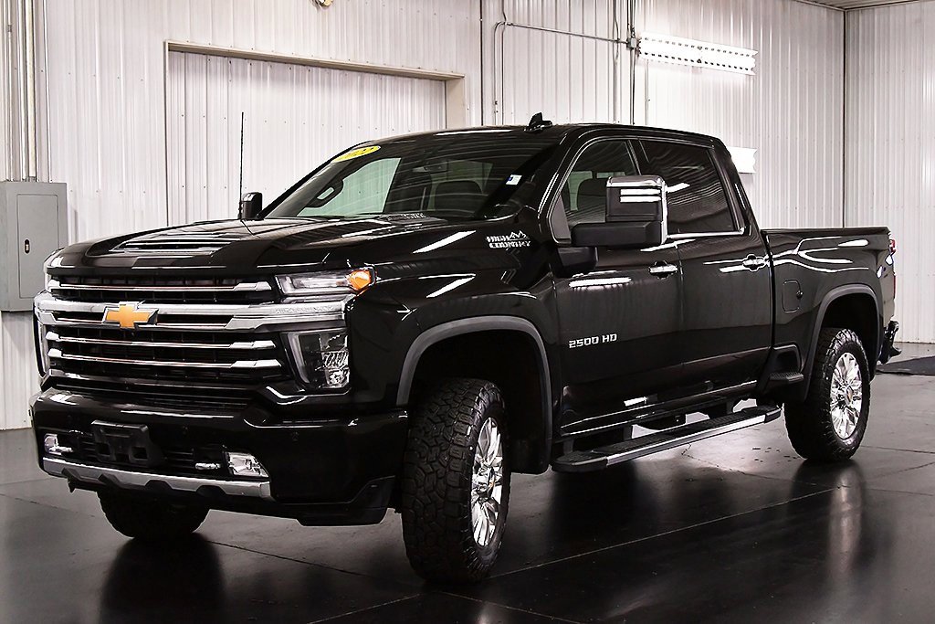 2022 Chevrolet Silverado 2500HD High Country photo 3