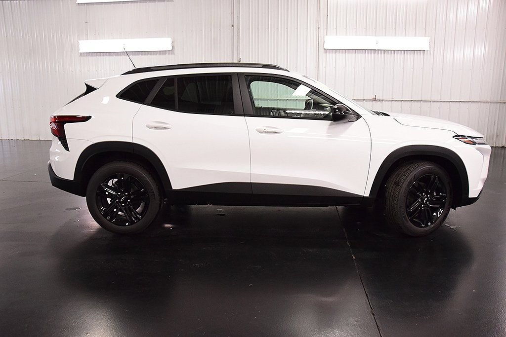 2025 Chevrolet Trax Activ - Photo 8