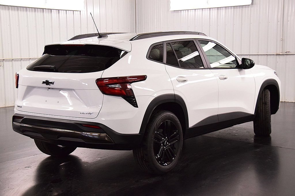 2025 Chevrolet Trax Activ - Photo 7