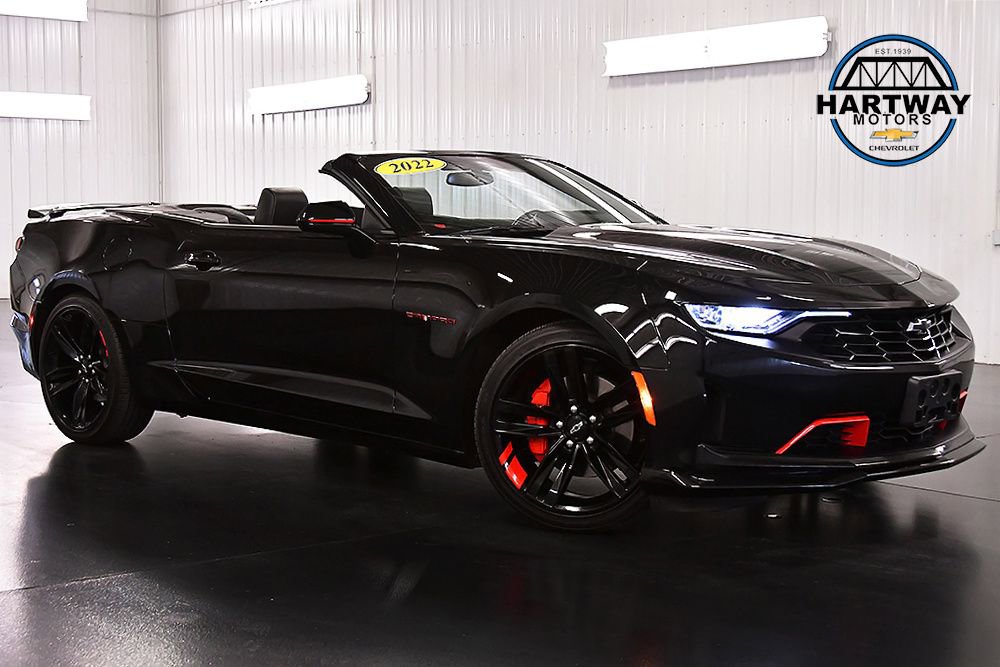 2022 Chevrolet Camaro 2LT Convertible's photo