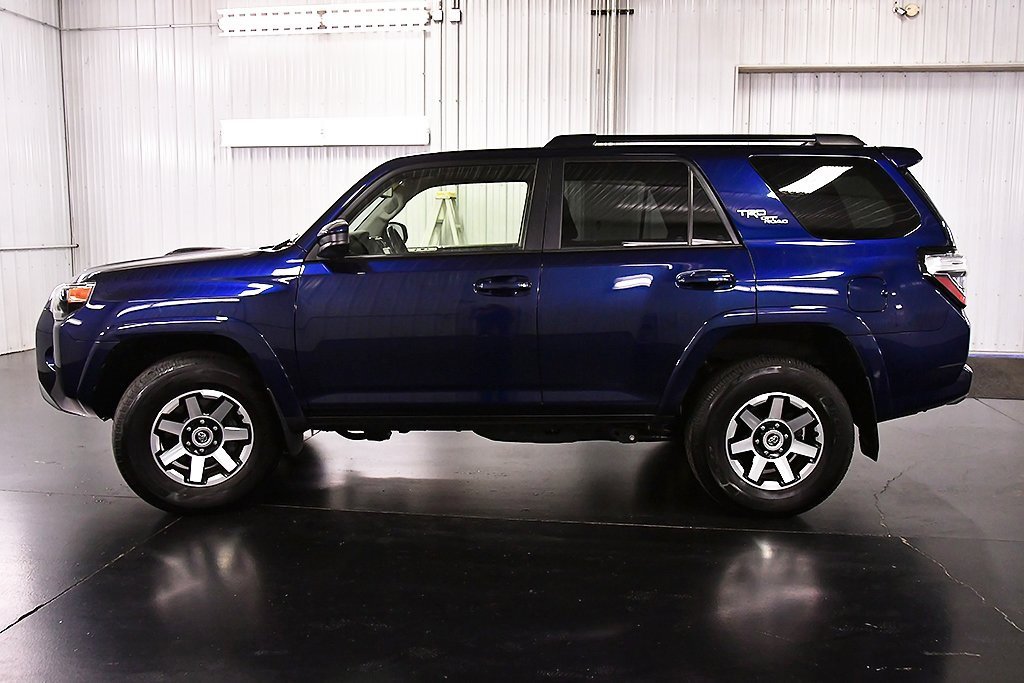 2022 Toyota 4Runner TRD photo 4