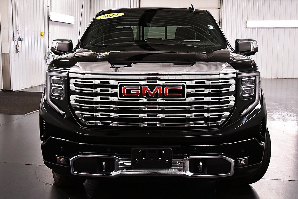 Used 2022 GMC Sierra 1500 Denali Denali with VIN 3GTUUGED8NG690240 for sale in Medina, NY