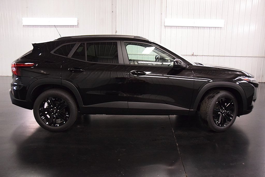 2025 Chevrolet Trax Activ - Photo 8