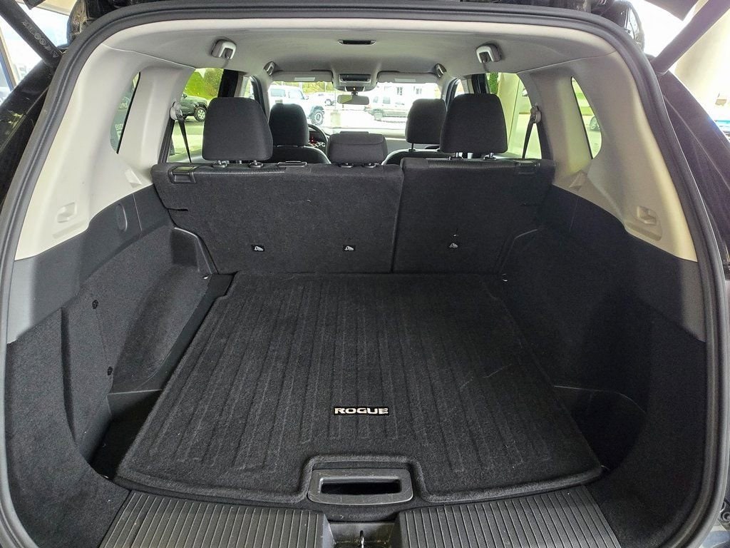 2025 Nissan Rogue SV - Photo 8