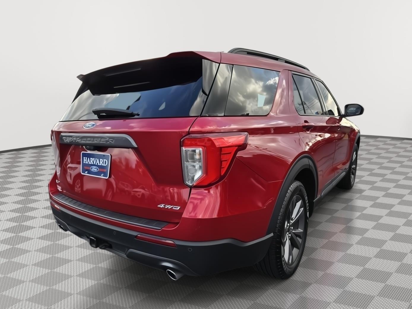 2021 Ford Explorer XLT photo 3