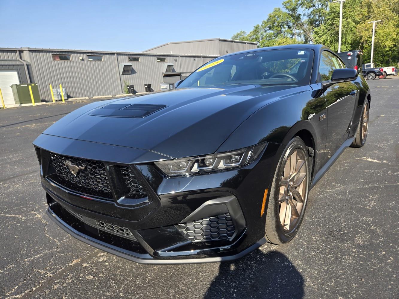 2025 Ford Mustang GT Premium photo 2