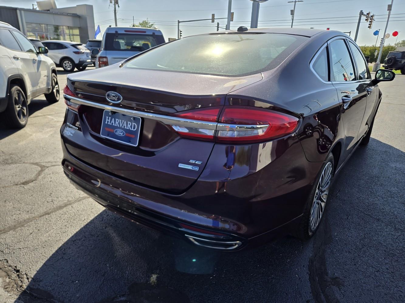 2017 Ford Fusion SE photo 2