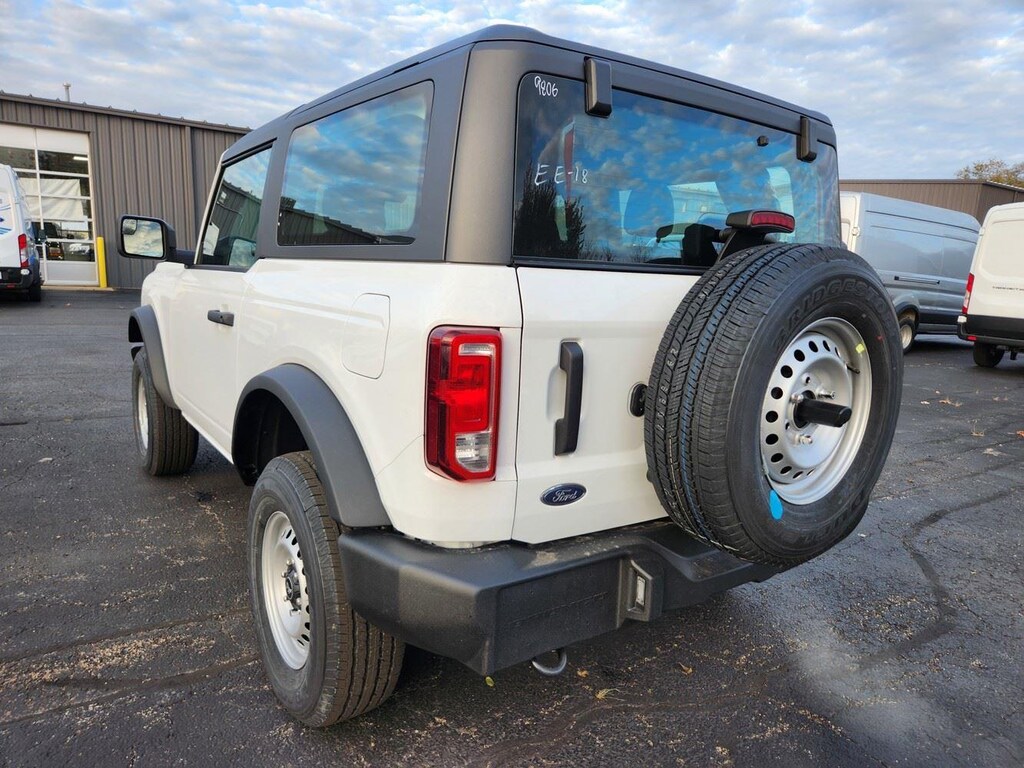 New 2025 Ford Bronco Base SUV