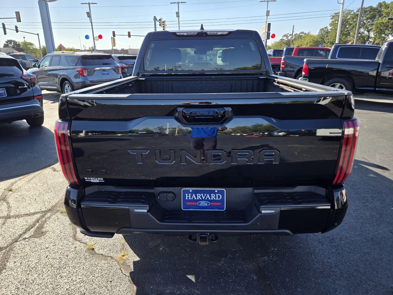 2022 Toyota Tundra Platinum CrewMax photo 3