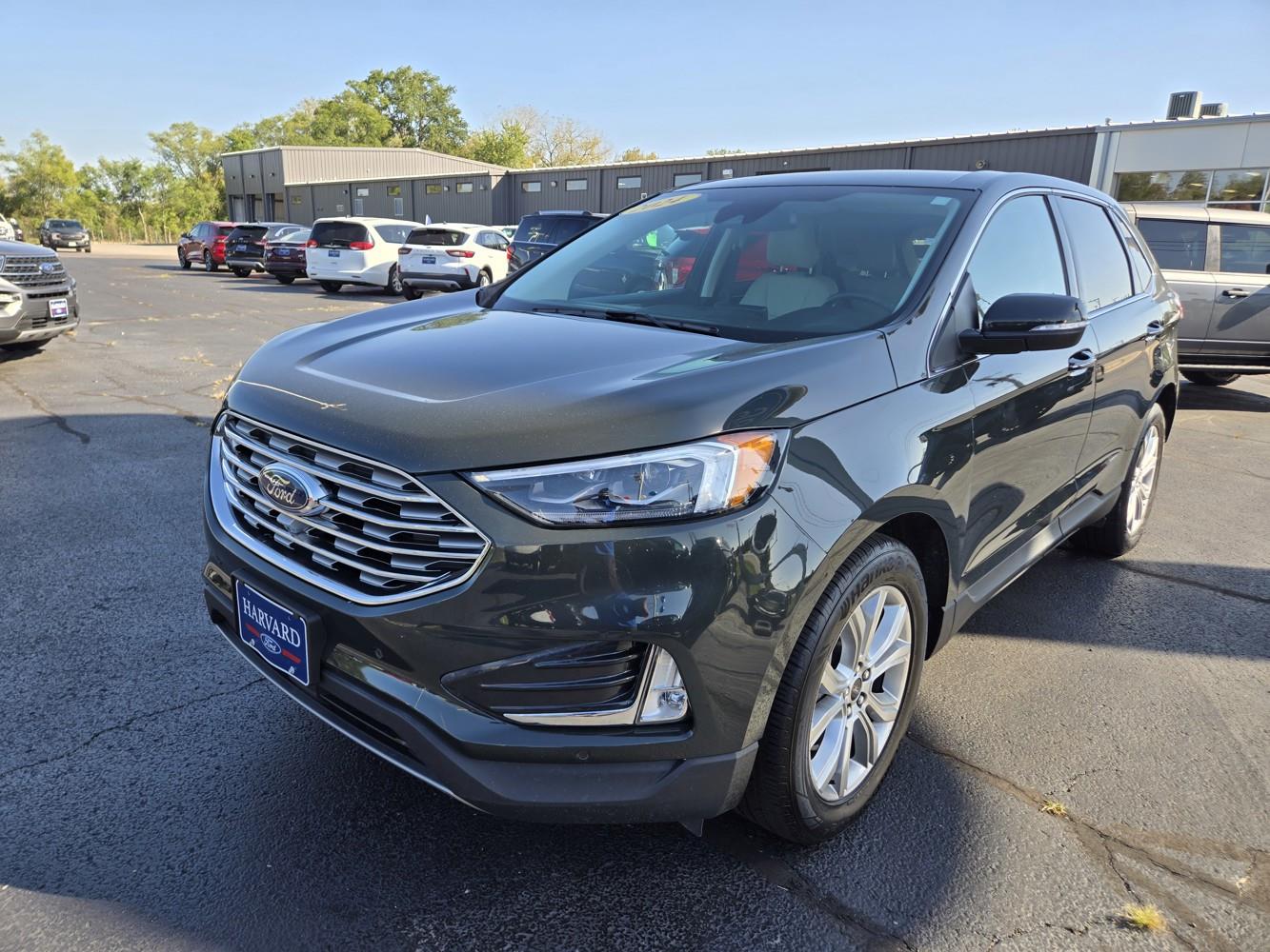 2024 Ford Edge Titanium photo 2