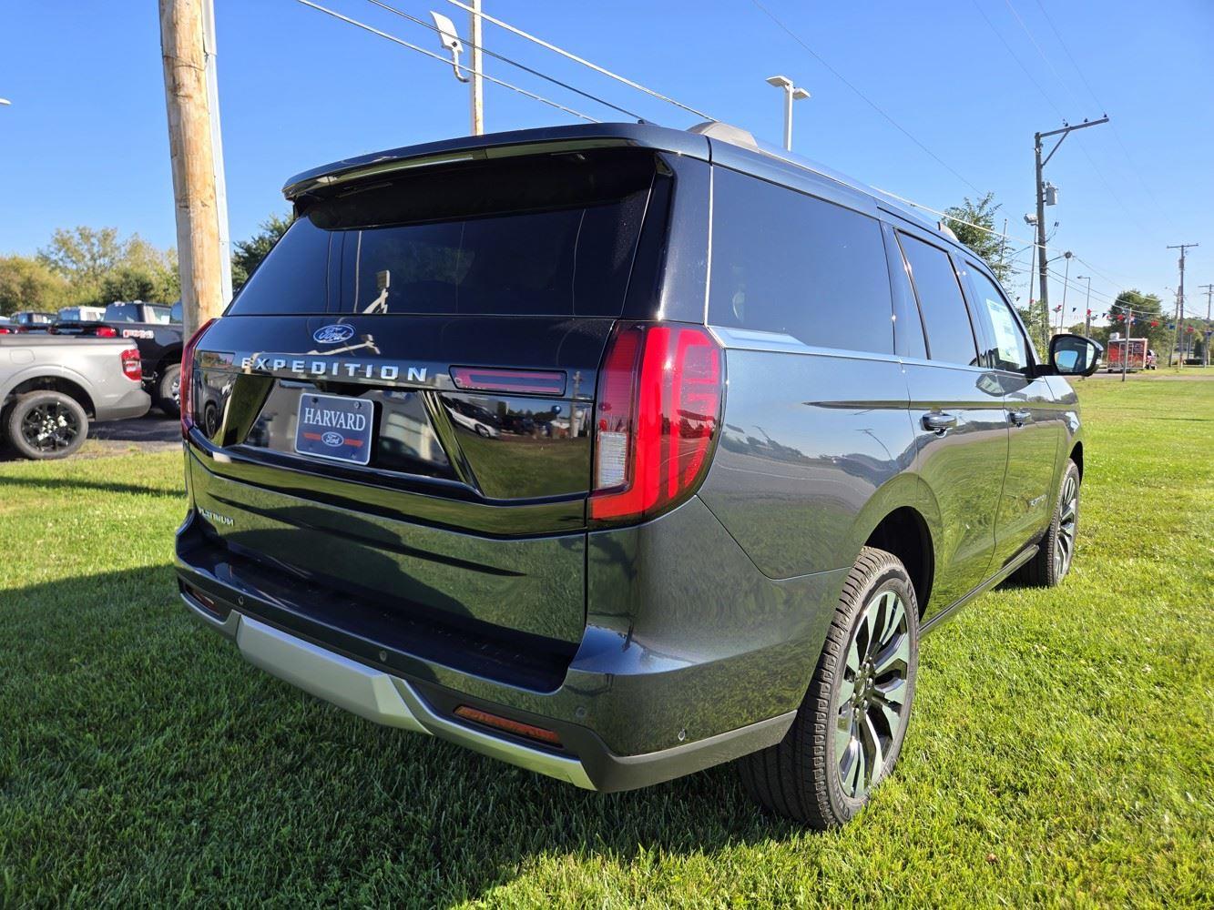 2025 Ford Expedition Platinum photo 2