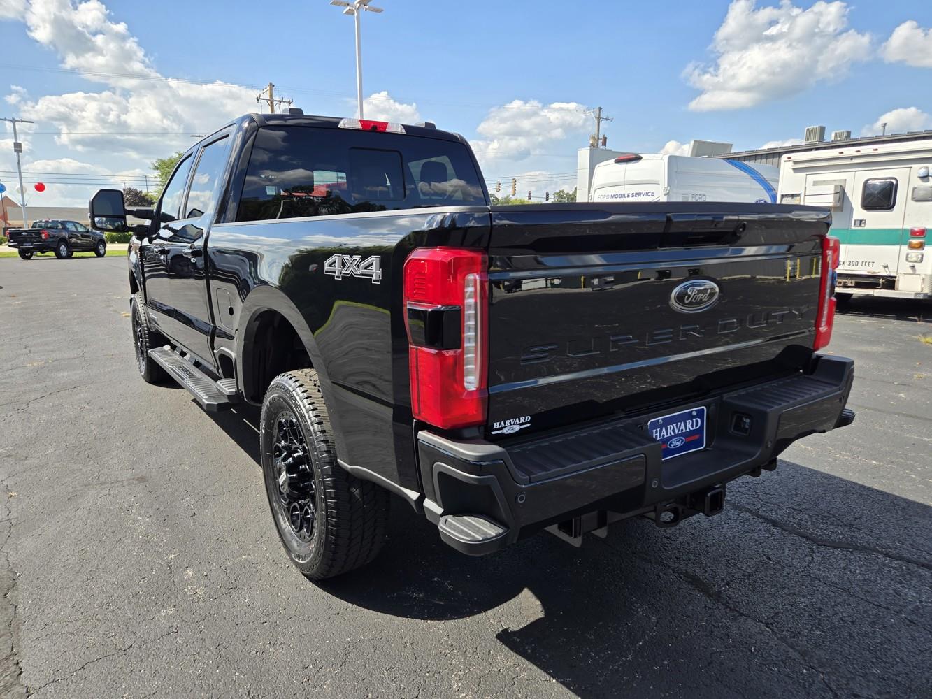 2026 Ford F-350 Lariat photo 4